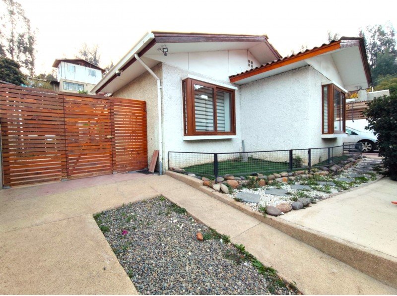 EXCELENTE CASA AMPLIA DE UN PISO SECTOR EL SOL